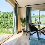 Met Eigen Tuin Aan De Veluwse Bosrand *