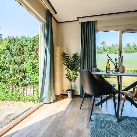 Met Eigen Tuin Aan De Veluwse Bosrand *