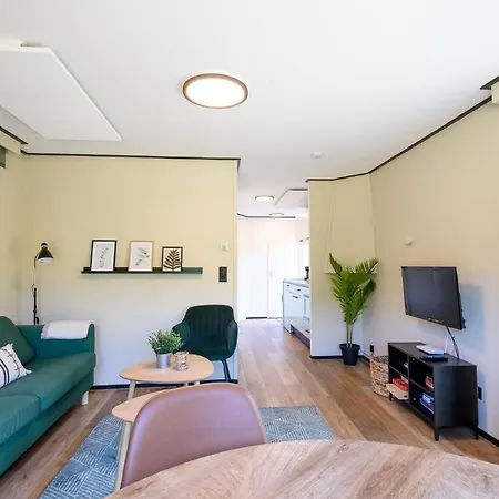 Дом отдыха Met Eigen Tuin Aan De Veluwse Bosrand Пюттен