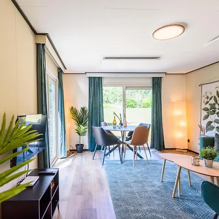 Met Eigen Tuin Aan De Veluwse Bosrand