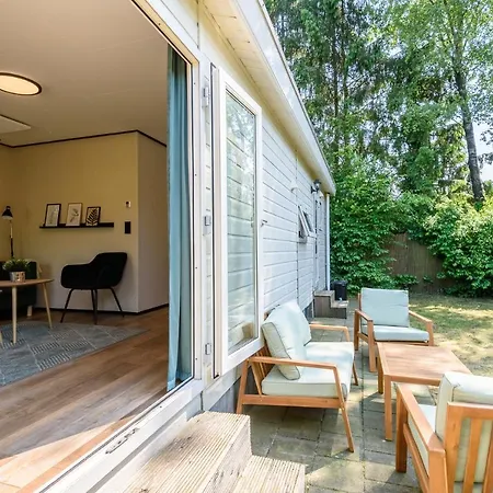 Holiday home Met Eigen Tuin Aan De Veluwse Bosrand