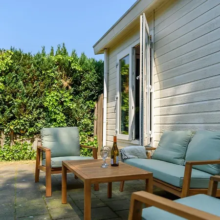 Holiday home Met Eigen Tuin Aan De Veluwse Bosrand *