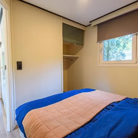 Met Eigen Tuin Aan De Veluwse Bosrand Casa de Férias *