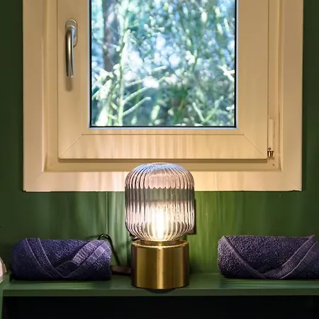 Met Eigen Tuin Aan De Veluwse Bosrand 度假居