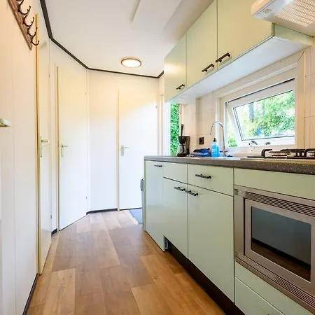 Met Eigen Tuin Aan De Veluwse Bosrand Holiday home Putten
