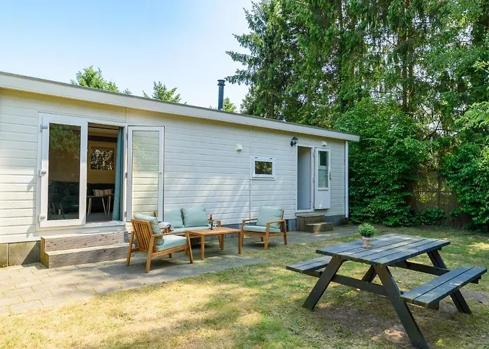 Met Eigen Tuin Aan De Veluwse Bosrand Сasa de vacaciones