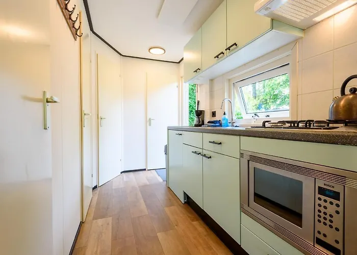 Met Eigen Tuin Aan De Veluwse Bosrand Semesterbostad Putten